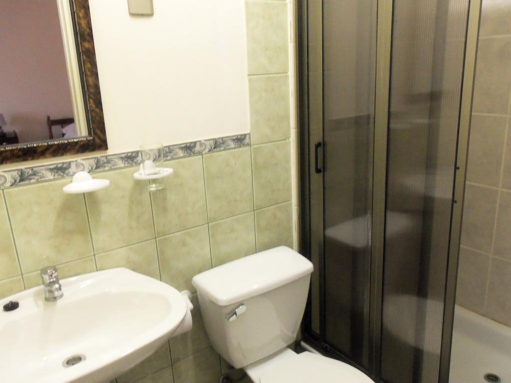 بونتا أريناس Hostal Joshiken الغرفة الصورة
